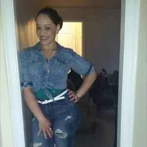 Meet your Posher, Abril